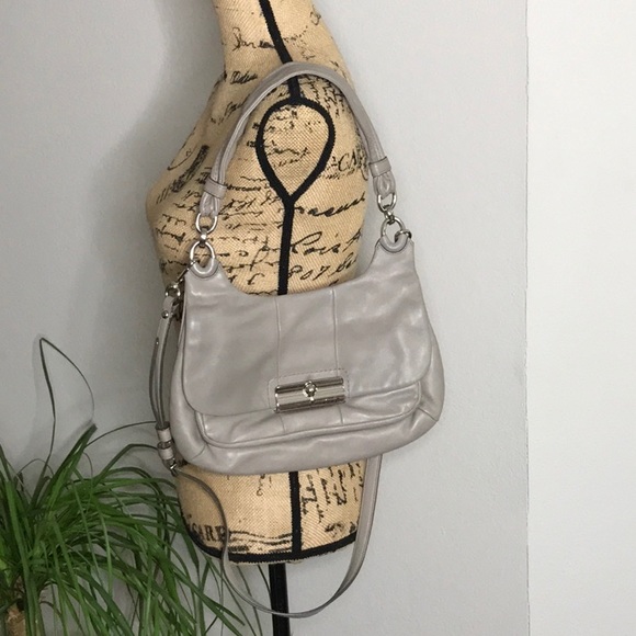 Authentic Coach crossbody - Picture 3 of 9